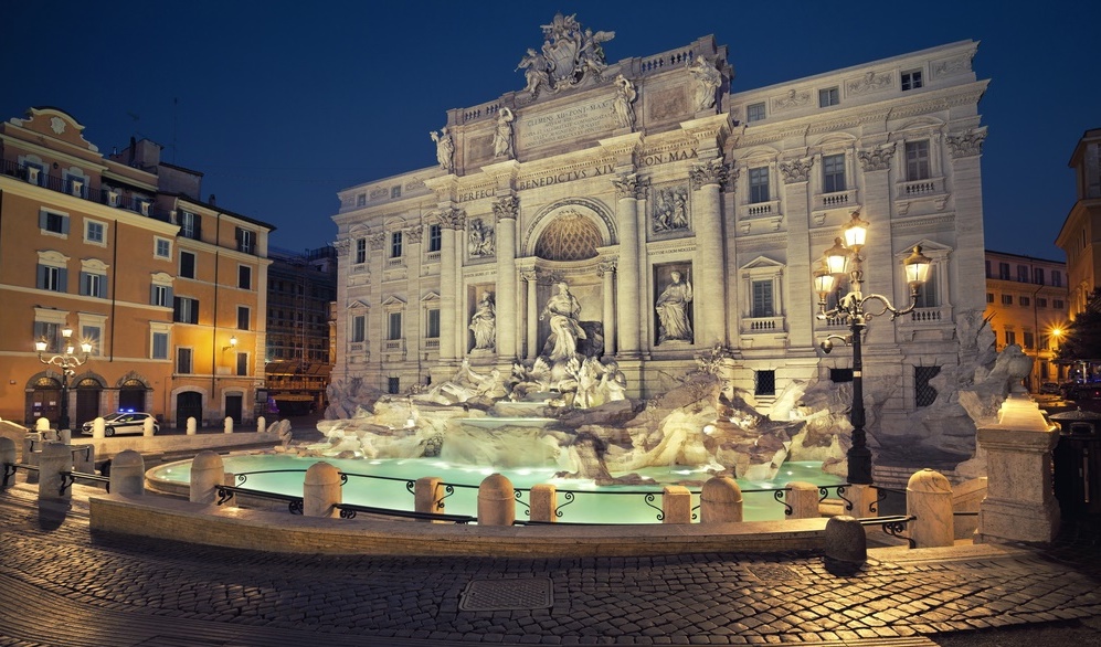 fountain in rome at night