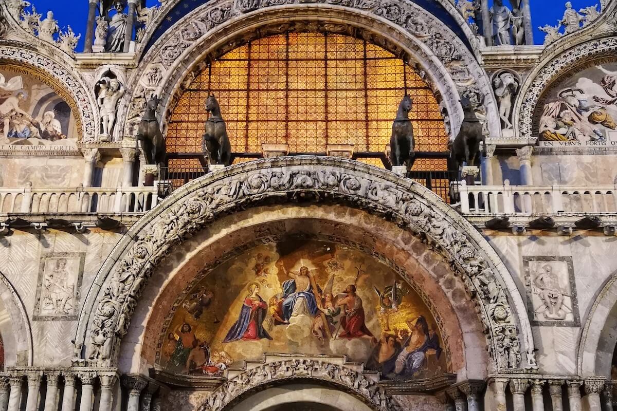 How To Visit St Mark’s Basilica At Night And Avoid The Crowds - Through ...