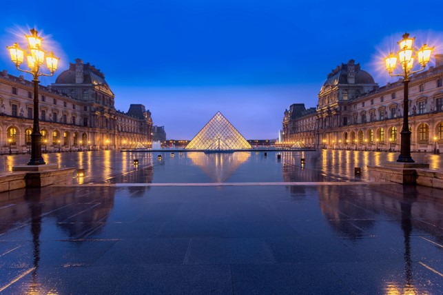 Figure 13: Louvre Pyramide
